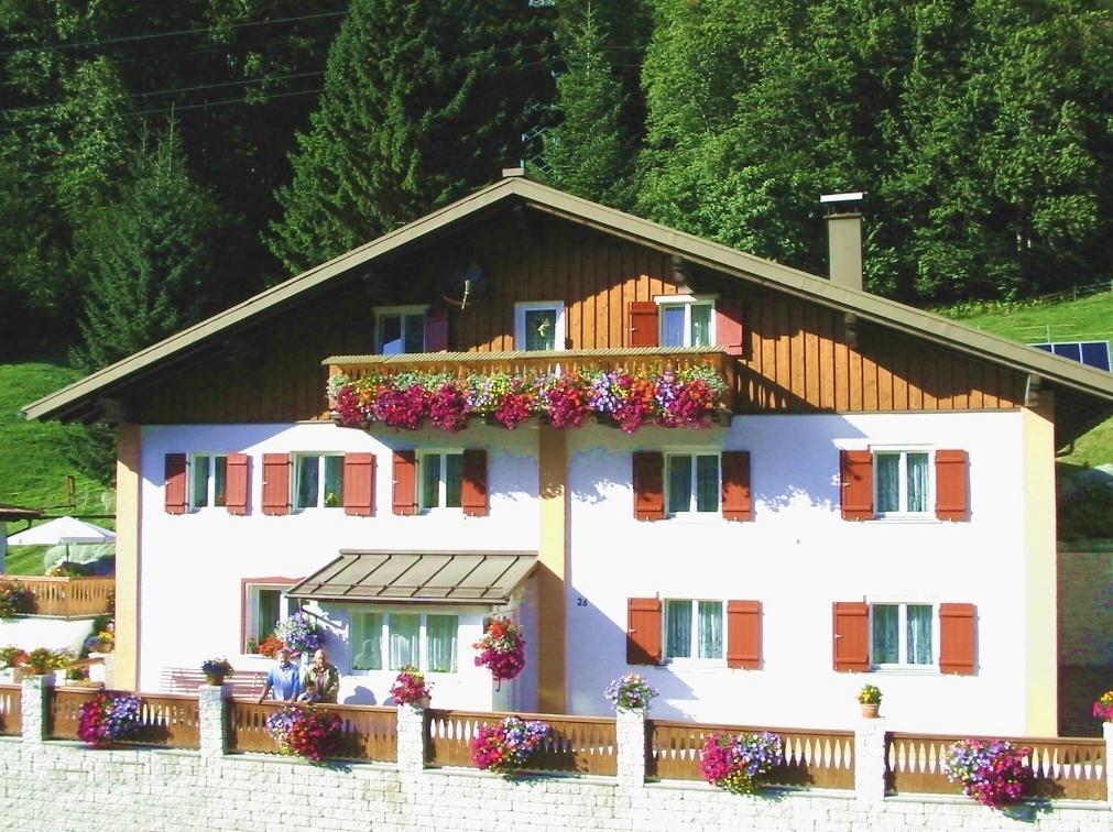 Haus Jochum Bed and Breakfast Langen am Arlberg Eksteriør billede